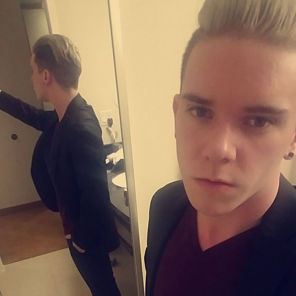 Meet your Posher, Cade